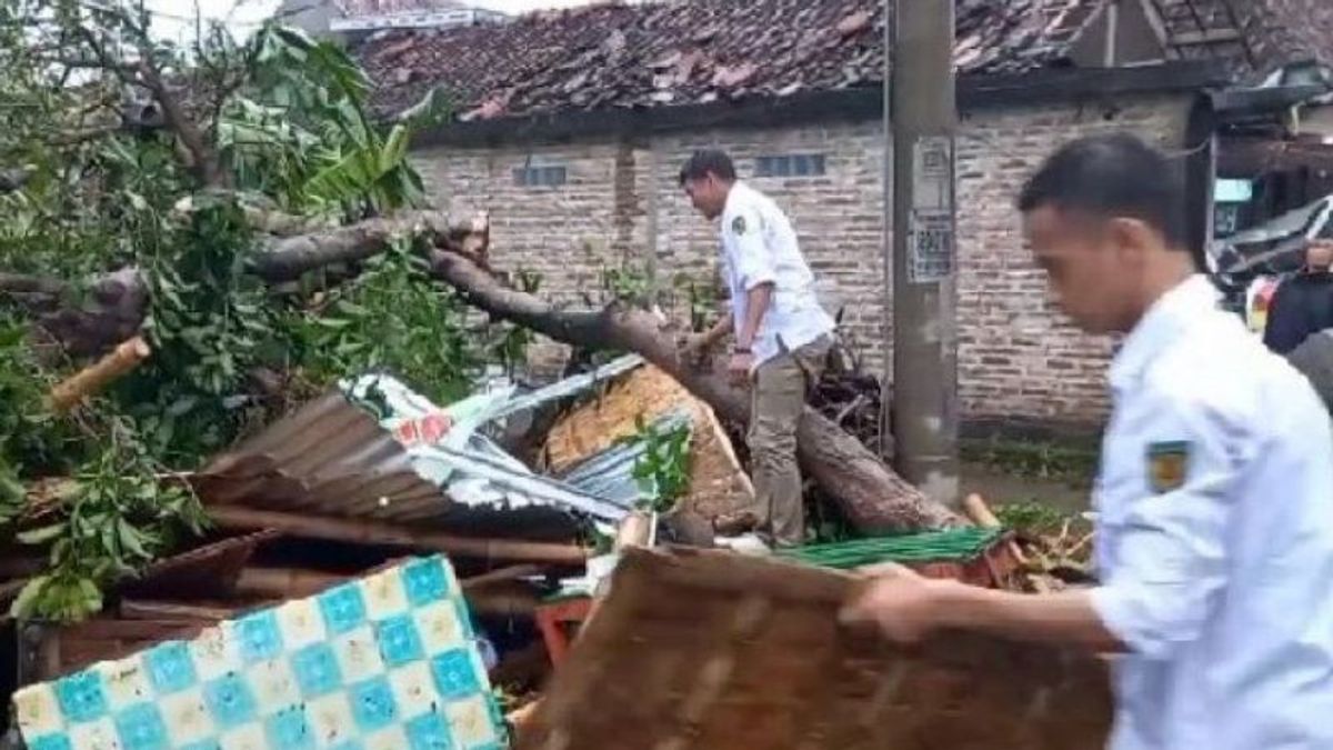 Strong Winds Damage Hundreds Of Residents' Houses In Madiun