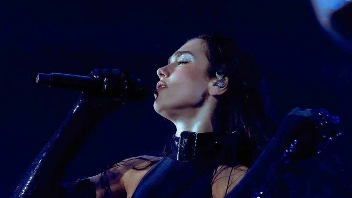 Cara Mengharukan Dua Lipa Kenang Sinead O'Connor di Dublin