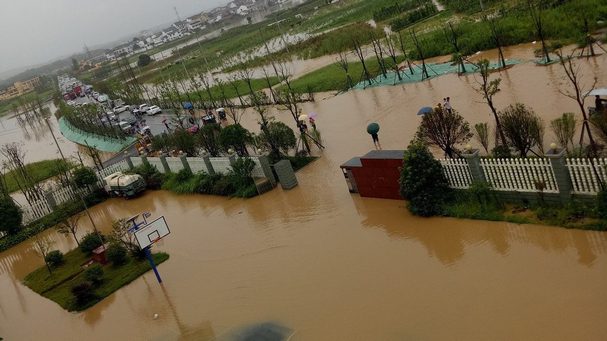 极端天气造成21人死亡，数千户家庭受损，中国湖北省发布"红色预警"状态