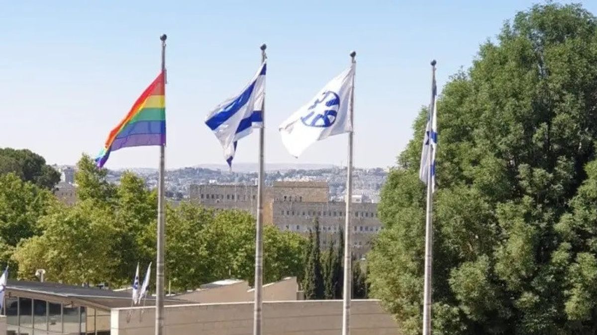 Pertama Kali Kibarkan Bendera LGBTQ, Kementerian Luar Negeri Israel Tuai Kritik