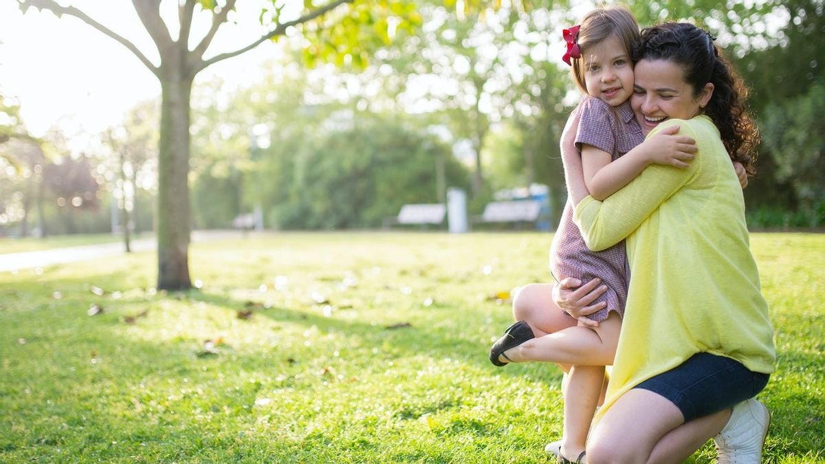 8 Sikap Sopan Santun yang Perlu Diajarkan pada Anak sejak Kecil