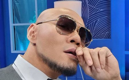 Biar Kami Luruskan Kekeliruan Sejarah yang Deddy Corbuzier Pertontonkan di YouTubenya