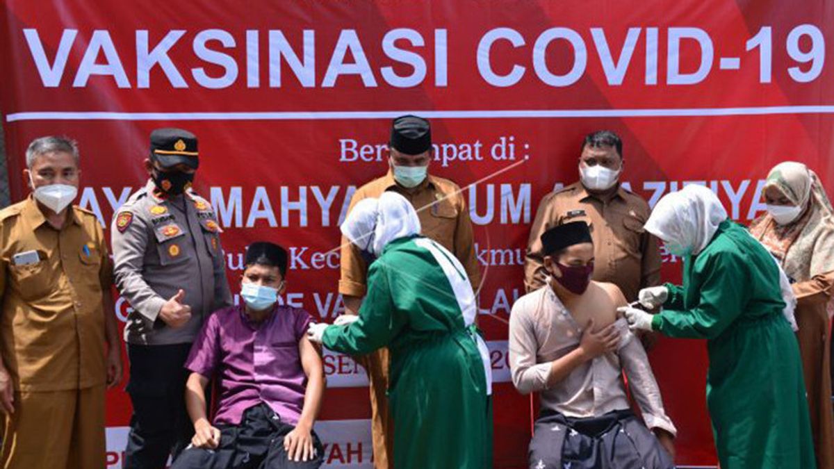 Sulitnya Satgas COVID-19 Bogor Capai Target Luhut Gara-gara Terkendala Vaksinator