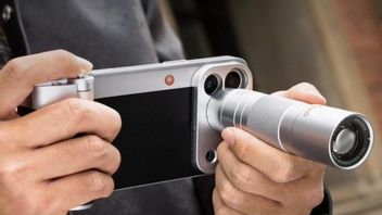 iPhone相机配件使光学变焦达到12倍，有灯，SD插槽，甚至专业握把