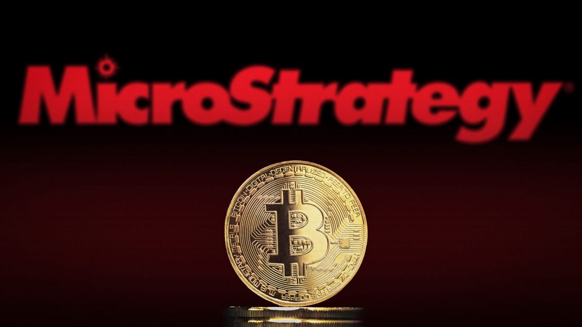 Harga Bitcoin Terbang, MicroStrategy Cuan Banyak!