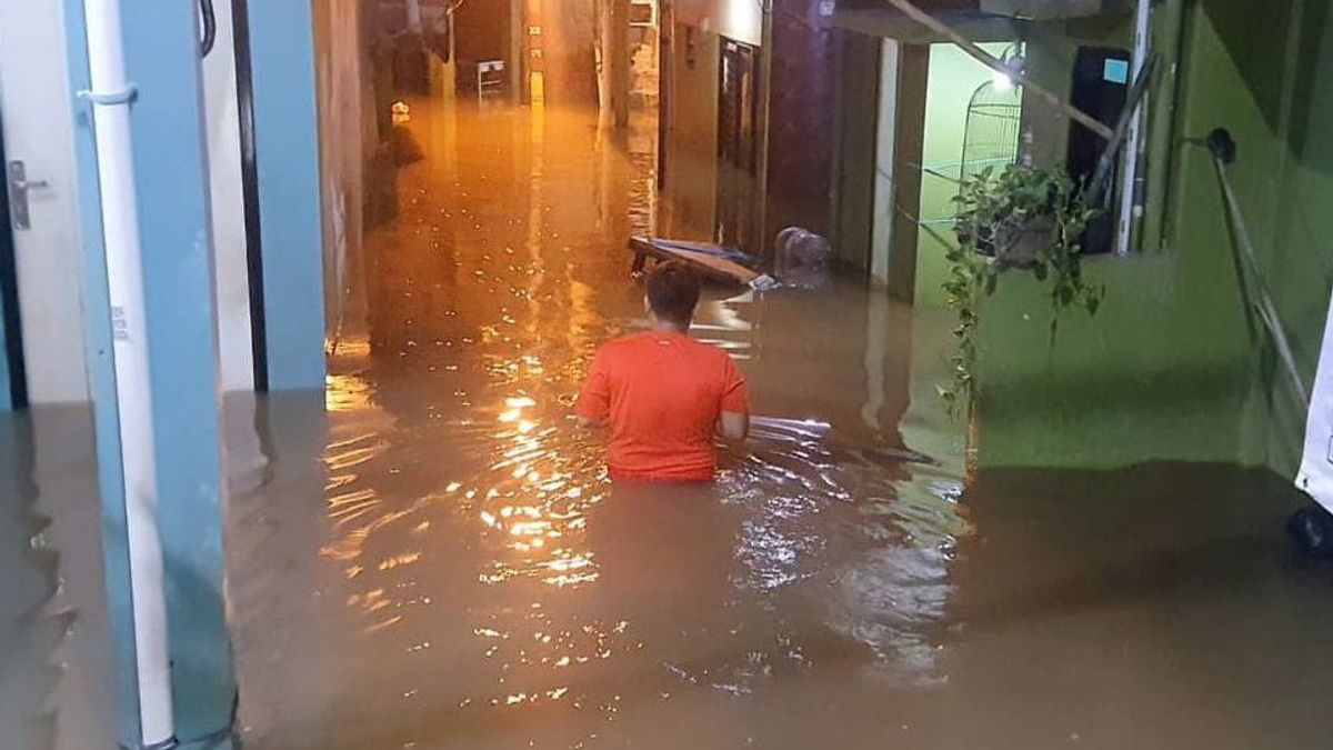 BMKG Ungkap Penyebab Hujan Berjam-jam yang Rendam Jakarta dan Sekitarnya