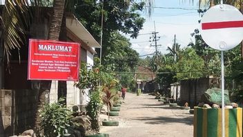 Jalan Rusak karena Dilewati Truk Perhutani Pengangkut Kayu dan Pasir, Warga Bangorejo Banyuwangi Pilih Lakukan Blokade