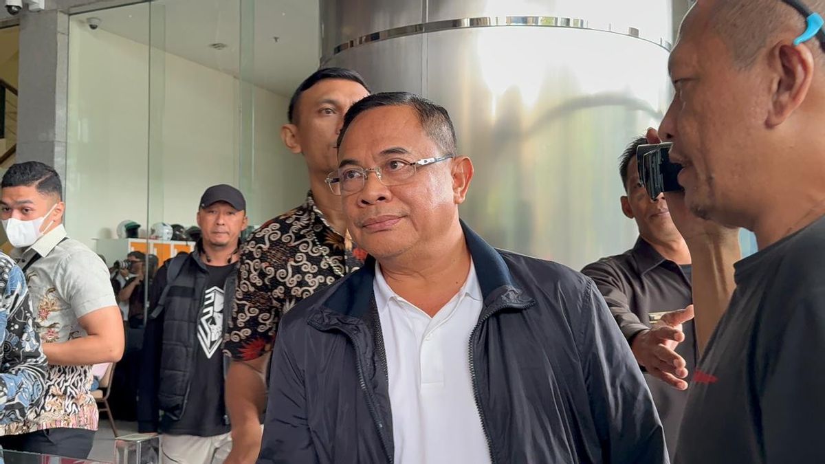 Terjaring OTT KPK, Bupati Pati Sudewo Bungkam Saat Digiring Petugas