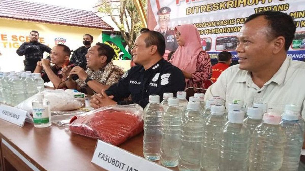 Polisi Gerebek Tiga Pabrik Minuman Keras Tanpa Izin di Sampit Kalteng