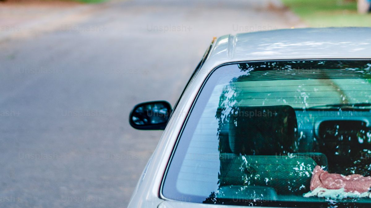 Un bébé de 9 mois est mort dans une voiture sous le temps chaud