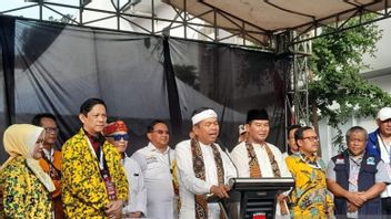 Riding A Horse, Dedi Mulyadi-Erwan Setiawan Registers With The West Java KPU