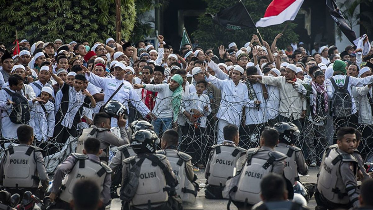 Mahfud MD Klaim Pembubaran FPI Bikin Politik Nasional Stabil dalam Memori Hari Ini, 27 Desember 2021