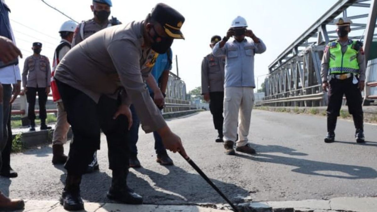 Demak Police Prepares Traffic Engineering Scheme Following Wonokerto Bridge Repair