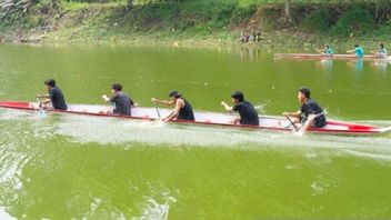 La compétition de bateau Bidar devient une attraction intéressante pour les touristes à Muara Enim, Sumatra du Sud