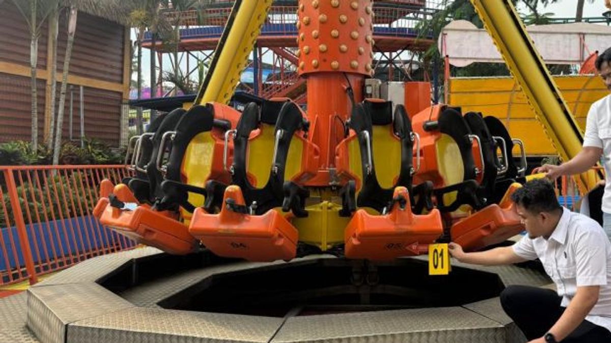 警察は、ジャティムパーク1のペンドゥルム車から落ちる訪問者の事件に巻き込まれています