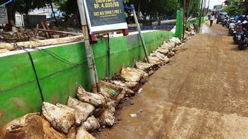 シラカスクラマットジャティエリア、修復中の新しいカリトゥーラップで洪水を防ぐ