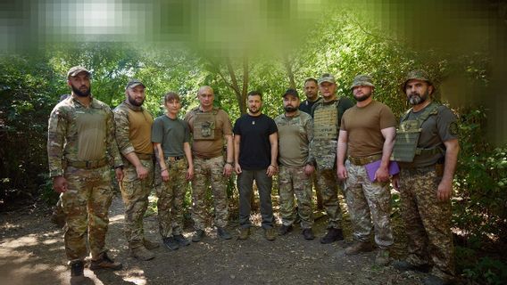 Dismissing Criticism About Counterattacks, President Zelensky Makes Sure His Troops Record Progress On The Battlefield