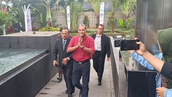 Lawyers For The Claim Of The Deputy Minister Of Law And Human Rights Cooperative Not To Be Absent From The KPK