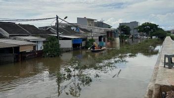 ジェボル堤防による洪水、タンゲランペリウクのガーデンシティの1,687人の住民が避難しました