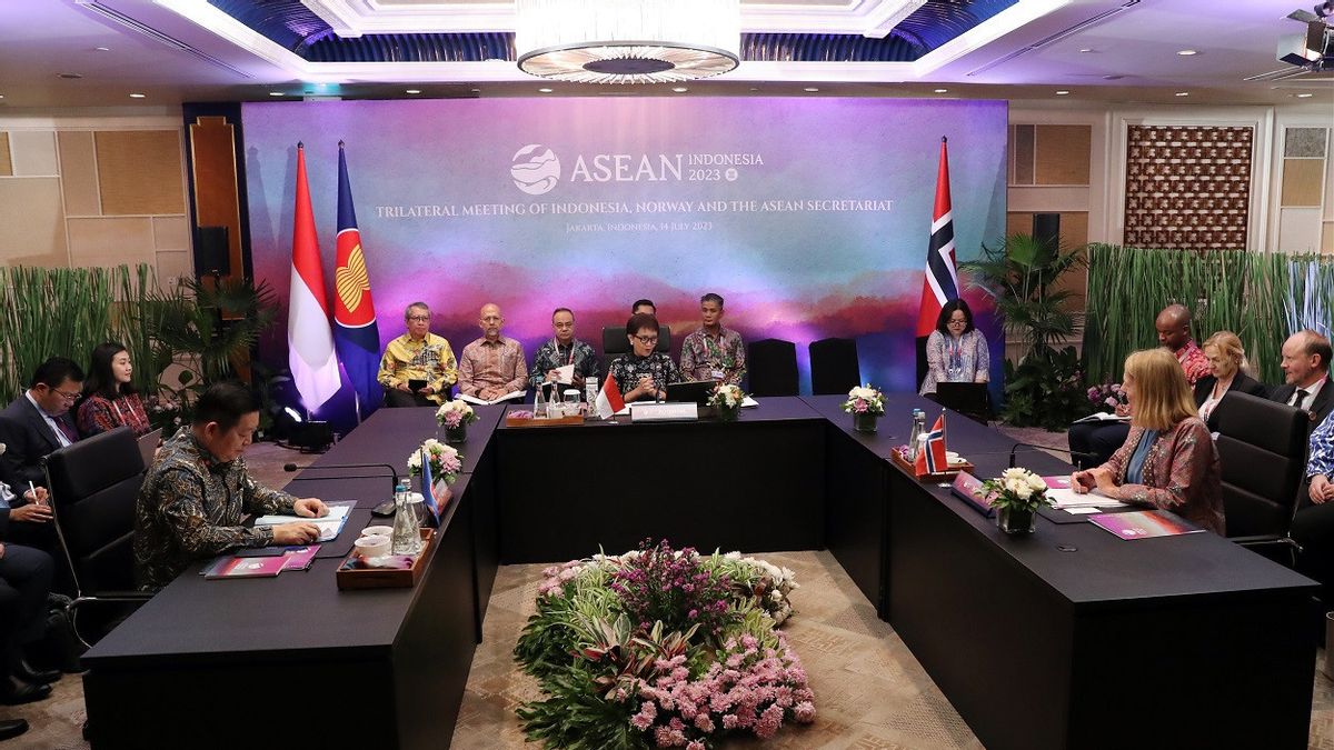 ルトノ外務大臣は,ASEAN・ノルウェー協力の改善を奨励するための2つの優先事項を提案した。