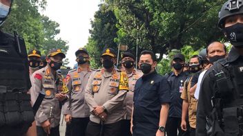 Metro Jaya Police Chief Inspector General Nana Attends A Mass At The Horse Statue