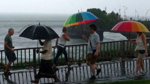Tips Liburan Aman dan Nyaman saat Musim Hujan