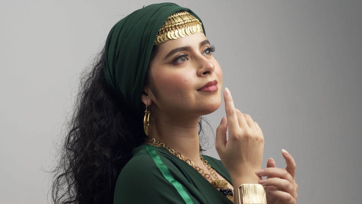 Tasha Bouslama présente une nuancée arabe dans un single intitulé Habibi