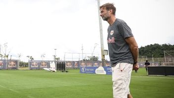 Jurgen Klopp's Steps To Red Bull Ridicule By Mainz Parade Hias Vehicle