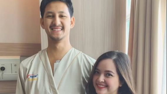Tasya Kamila's Loyalty Accompanies Husband In Cancer Battle Melts The Hearts Of Netizens