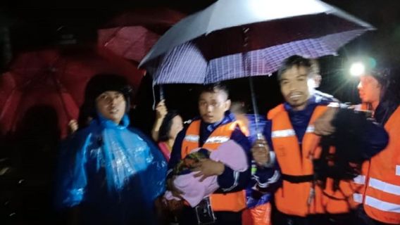 Two People Died And 1,345 Families Affected By Floods And Landslides In Parepare