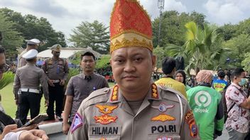 西苏门答腊地区警察迪尔兰塔斯要求警察不要发现故障，以便他们可以穿越