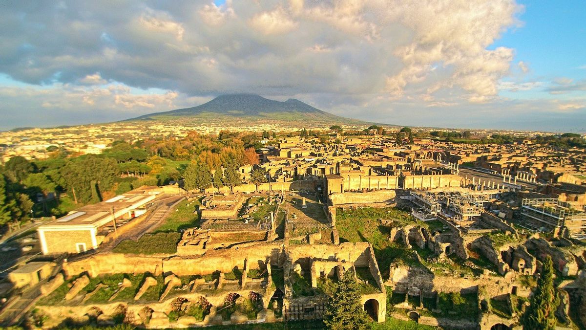 Robot Berkaki Empat Spot Besutan Amerika Serikat Spot Bantu Kelola Situs Reruntuhan Kota Kuno Pompeii