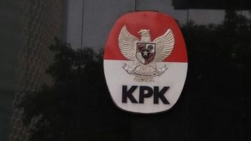 KPKは、マカッサルの元税関長が違法タバコ会社から預金を受け取ったと疑っている