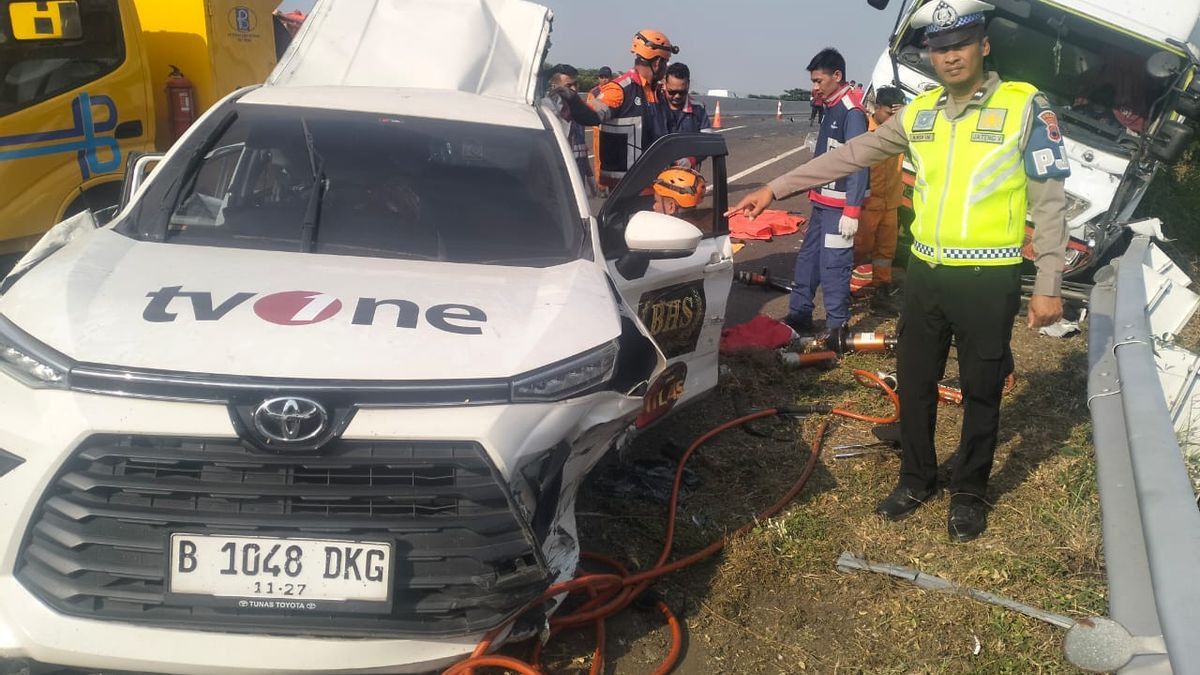 L’accident de la voiture de Kru TV One sur la route à péage Pemalang, la cause n’est pas encore connue