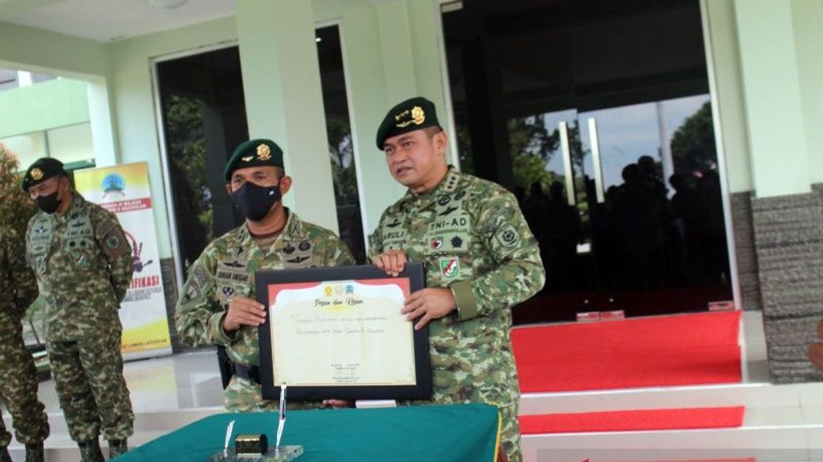 Pangkostrad Maruli Simanjuntak访问Brigif 06 Sukoharjo总部