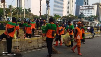 Students Of The Demonstrators For The Increase In BBM Disbanded, PPSU Officers And LH Sub-Department Cleaned Waste