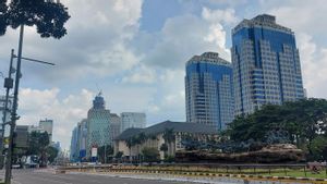 Prakiraan Cuaca 28 April, Jabodetabek Berawan hingga Hujan Sore