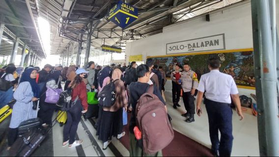 Le nombre de passagers à longue distance le deuxième jour de Lebaran reste élevé