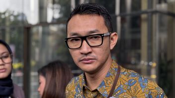 KAI总裁Bobby Rasyidin今天对Pertamina加油站数字化腐败指控进行了KPK审查