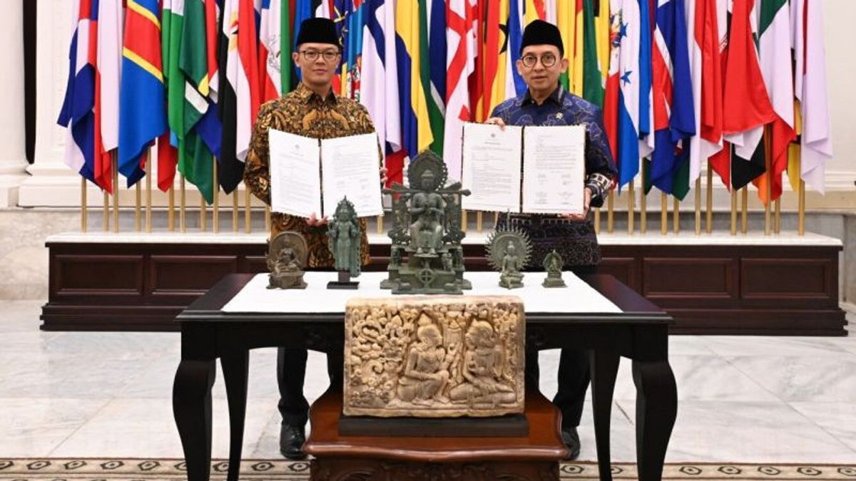 Kemlu Serahkan Enam Objek Budaya yang Dipulangkan dari AS ke Kemenbud