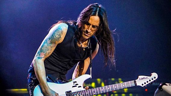 Nuno Bettencourt Says Rock And Roll Is Not Complicated
