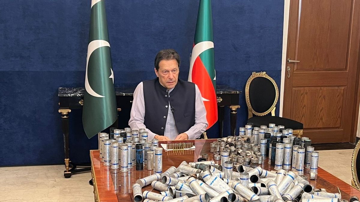 Pakistan Anti-Corruption Agency Arrests Former Prime Minister Imran Khan