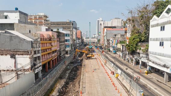 受捷运建设影响,Gajah Mada-Hayam Wuruk的光纤电缆被重新安置