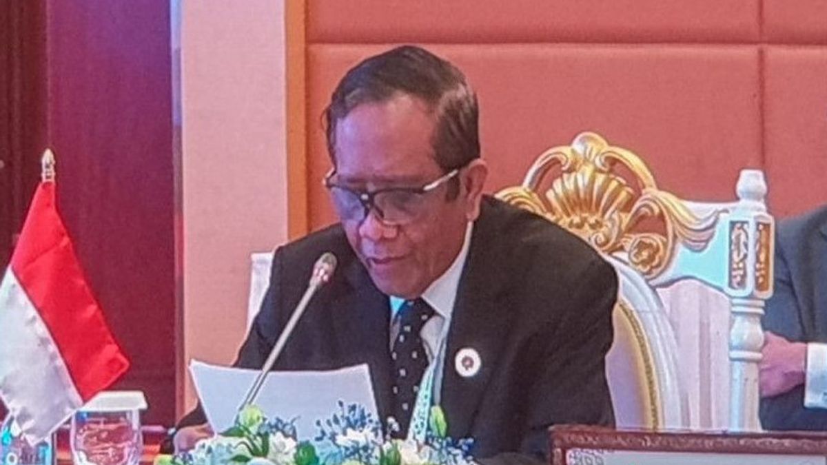 Mahfud Talks about the Importance of Developing Regions in the ASEAN Forum