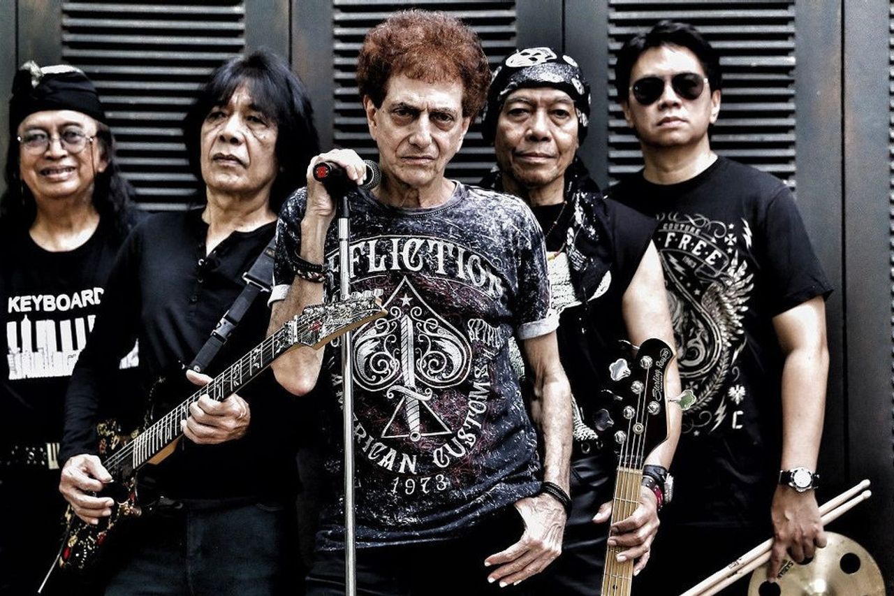 神の祝福とソネタグループが再び演奏するとき、歴史が繰り返されます:音楽ショーを作成します