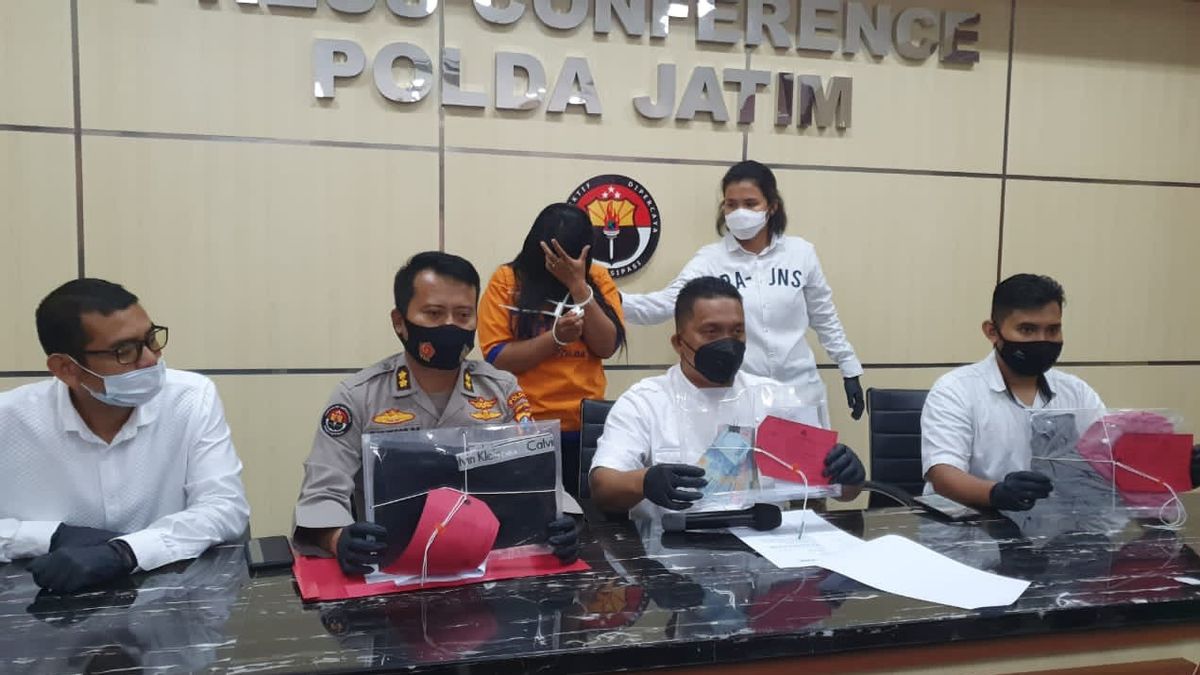东爪哇警察在卡拉OK的指导下解散卖淫，Mami Semi成为犯罪嫌疑人