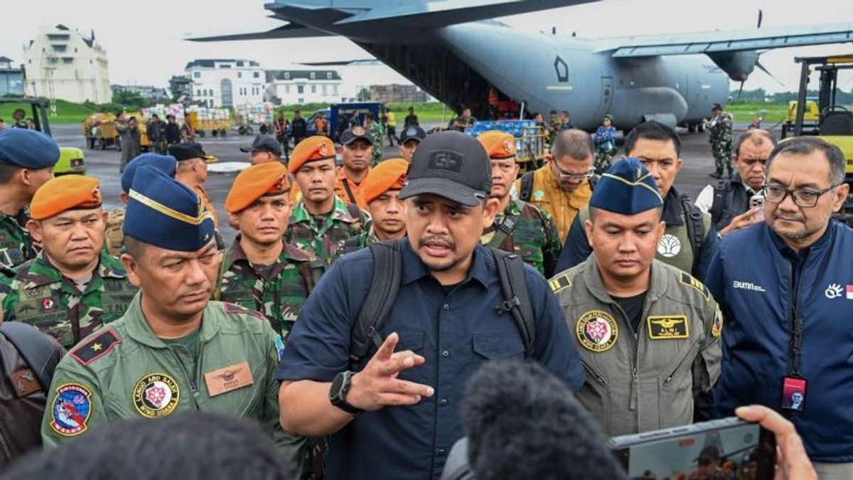 Jadi Sorotan Warga, Gubernur Sumut Terbang Bawa Logistik dan Obat-obatan ke Tapteng