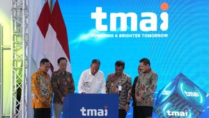 Inaugurating The Solar Panel Factory Worth IDR 1.5 Trillion In Kendal, Minister Of Industry Agus Gumiwang: Efforts To Support EBT