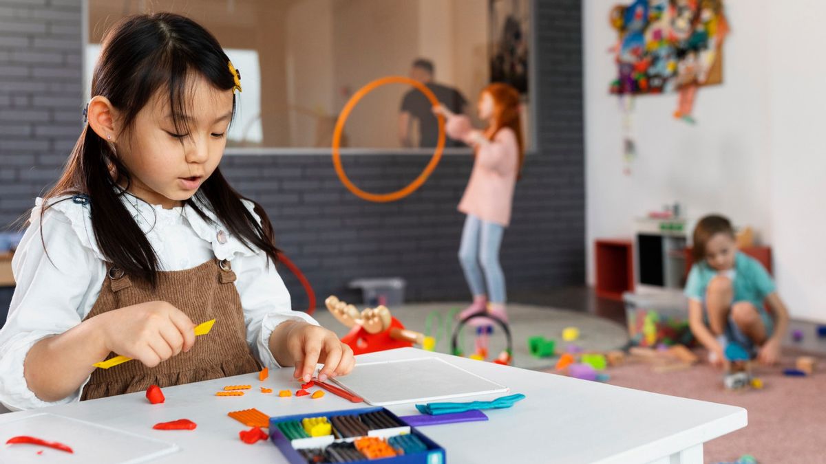 Children Who Are Able To Entertain Yourself Have High Creativity, Here's How To Develop It