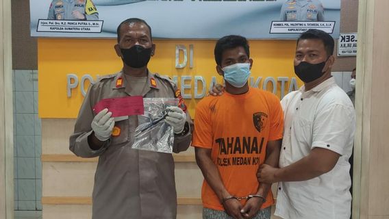 Curi Daun Pintu dan Lampu Hias Rumah Warga, Pria di Medan Diringkus